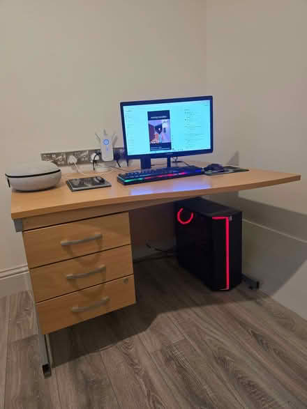 Photo of free Office desk. (Southport PR8) #1
