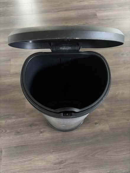 Photo of free Curver 40Litre TouchTop Kitchen Bin (New Cross SE14) #2