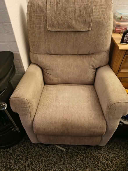 Photo of free electric recliner chair (Herdings S14) #1