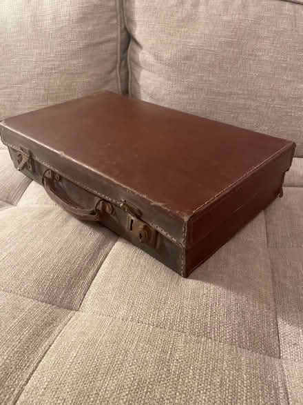 Photo of free Vintage briefcase/suitcase (De Parys MK40) #4