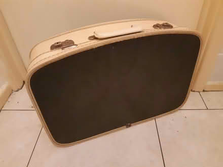 Photo of free small vintage travel case (Norton Canes WS11) #1