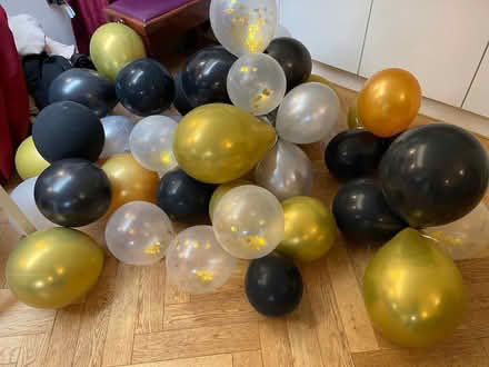 Photo of free Gold, black and confetti balloons + tinsel curtain gold/blac (Osney OX2) #2