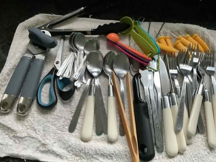 Photo of free Kitchen /Dining Equipment (Sanderstead CR2) #1