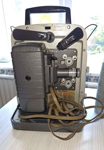 Photo of free Vintage 8mm film projector (Leckhampton GL53) #4