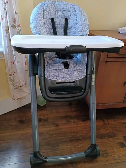 Photo of free Graco high chair (Banks Square, Waltham) #1
