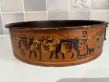 Photo of free Cake tin (Caldecott OX14) #2