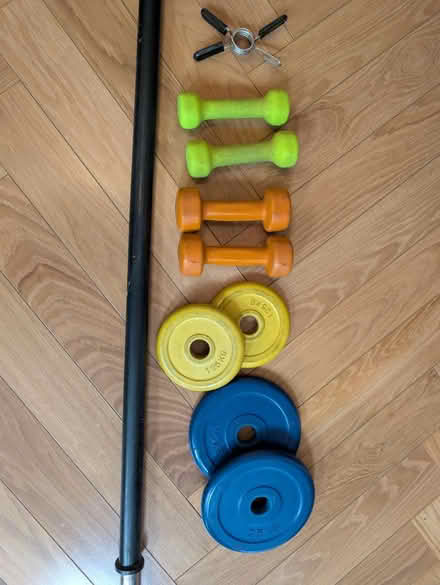 Photo of free Beginner weight set (Bearwood B67) #2
