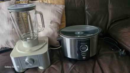 Photo of free Blender & slow cooker (Ls17 7rs) #1