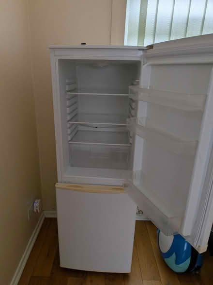 Photo of free Fridge Freezer (Frodsham WA6) #2