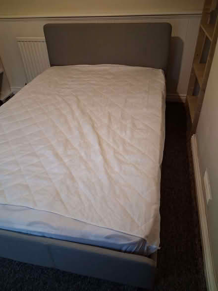 Photo of free Queen size bed and mattress (Primrose LA1) #1