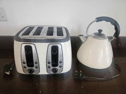 Photo of free 4 slice toaster + kettle (Oswestry SY11) #1