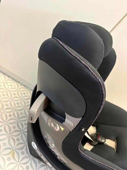 Photo of free Car seat up to 105cm - 18kg (Poynton Sk12 1qb) #4