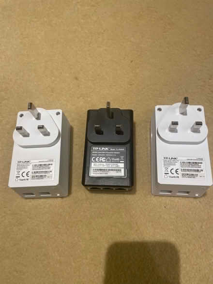 Photo of free Wifi extender 3 pack (De Parys MK40) #2