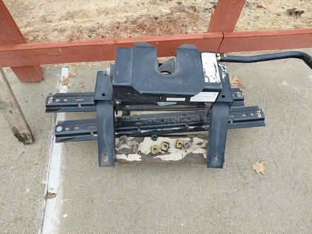 Photo of free Husky 5th wheel hitch (Placerville near Walmart) #1