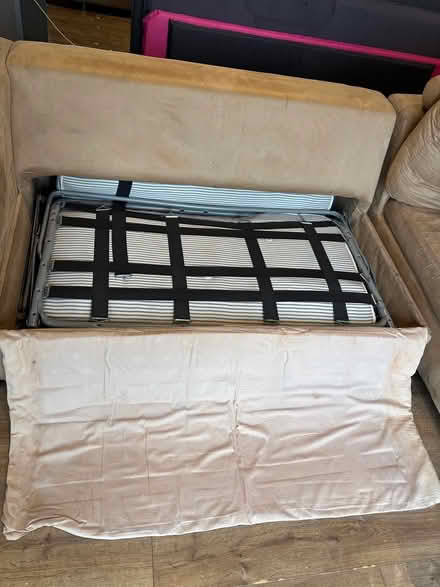 Photo of free L shaped sofa bed (Near Sleaford) #2