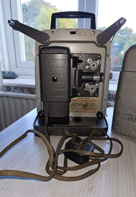 Photo of free Vintage 8mm film projector (Leckhampton GL53) #2
