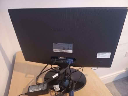 Photo of free Computer Monitor (Green Park RG2) #2