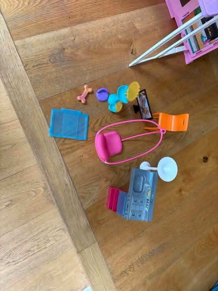Photo of free Barbie dreamhouse (Clapham South SW12) #4