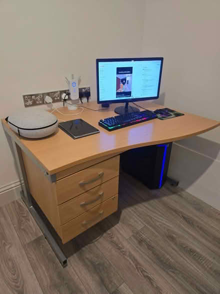 Photo of free Office desk. (Southport PR8) #2