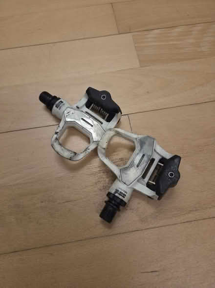 Photo of free Road bike saddle, alterations crank set and peddles (Notting Hill Gate W2) #2