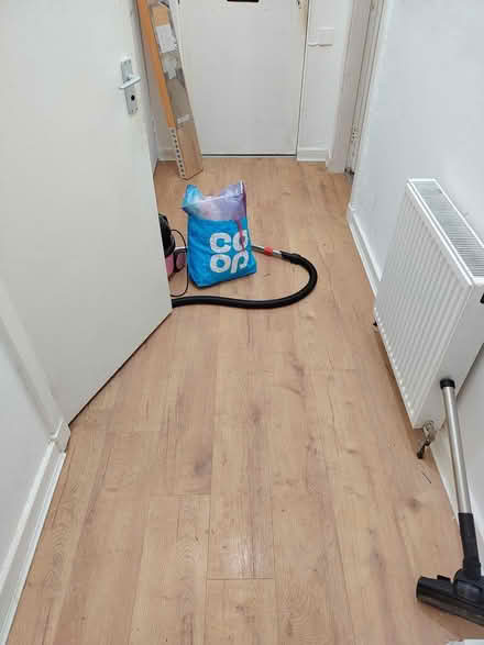 Photo of free Oak laminate flooring (G313PW) #2