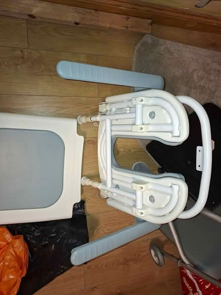 Photo of free Wall hunged shower seat (Wallington SM6) #1