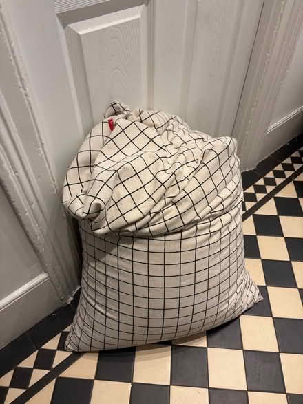 Photo of free Kids bean bag (Finsbury Park N4) #1