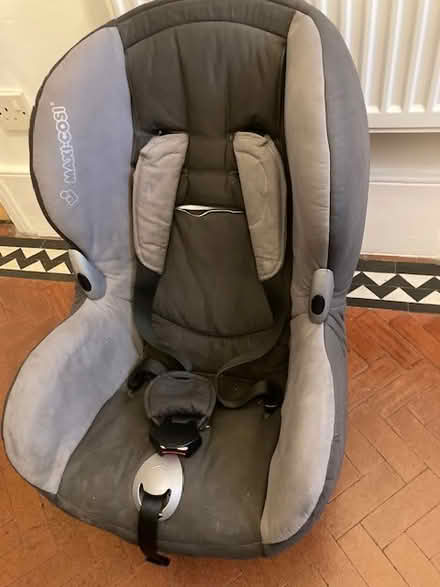 Photo of free Maxi Cosi Childs Car Seat (East Sheen, Richmond) #1