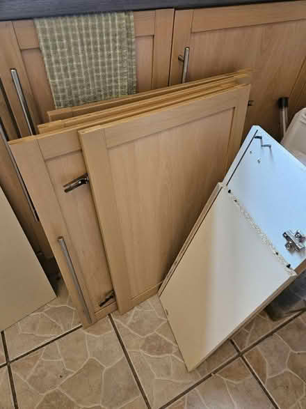 Photo of free Shaker cabinets x4 (Radcliffe M26) #3