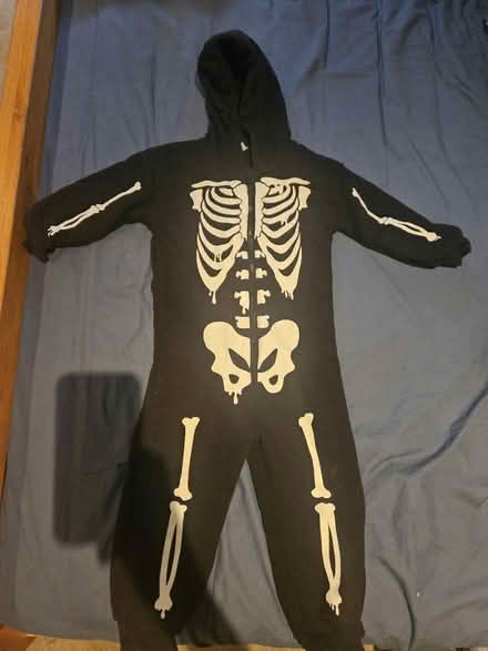 Photo of free Halloween onesie 2 to 3 yo (NW5 Grafton Terrace) #1