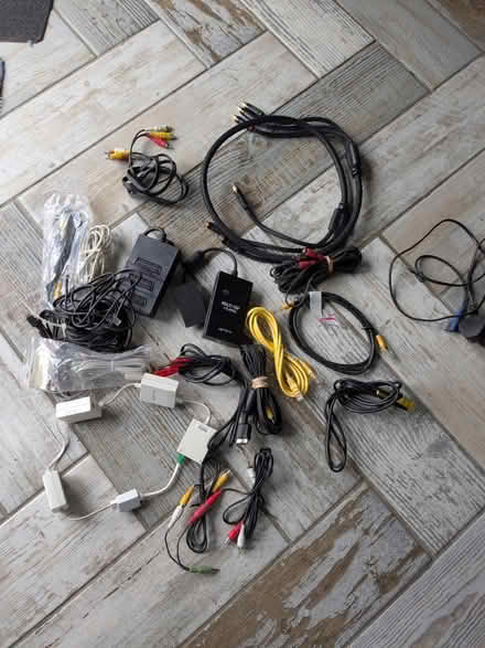Photo of free Wire/ connector bundle (Kingswood) #1