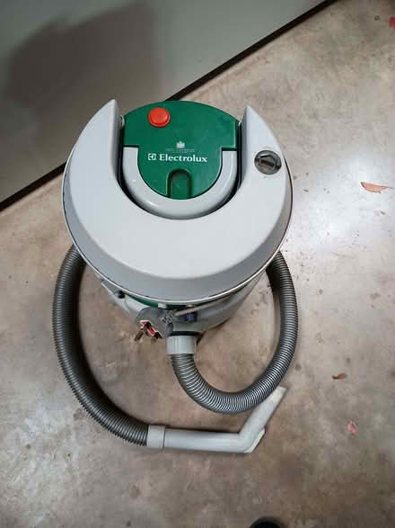 Photo of free Electrolux Z65/66 wet and dry vacuum cleaner (Nailsea BS21) #2