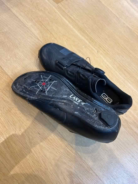 Photo of free Cycling shoes size 9 no cleats (Near Kew Gardens, Richmond) #2