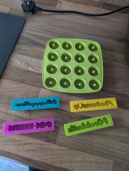Photo of free Ice cube trays (Swinton M27) #2