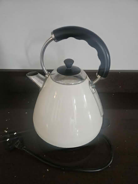 Photo of free 4 slice toaster + kettle (Oswestry SY11) #3