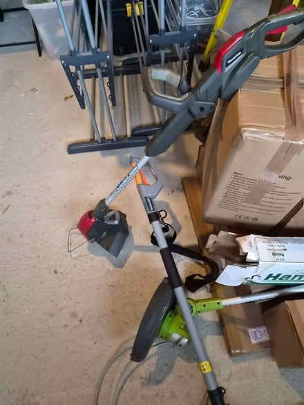 Photo of free Battery lawnmower, hedge trimmer and strimmers (Hammerpot BN16) #3