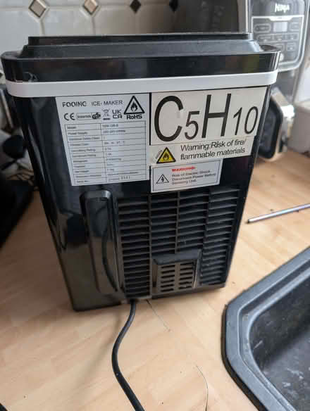 Photo of free Ice maker (Putney SW15) #2