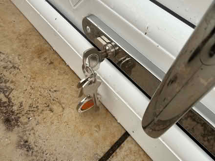 Photo of free Sealed unit Door with fixtures (Totternhoe LU6) #4
