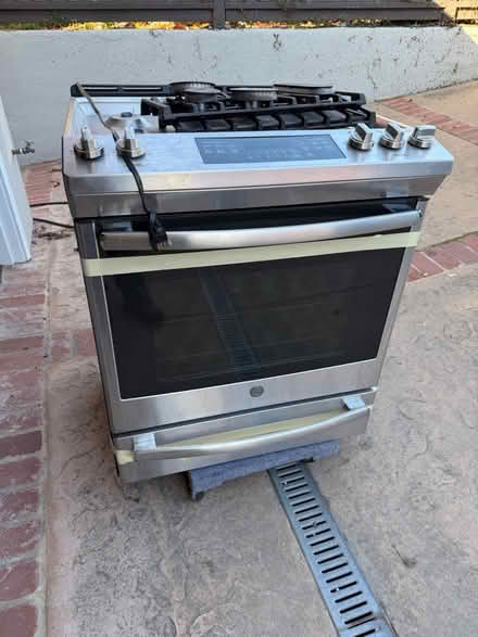 Photo of free GE Oven Range (Central Belmont) #1