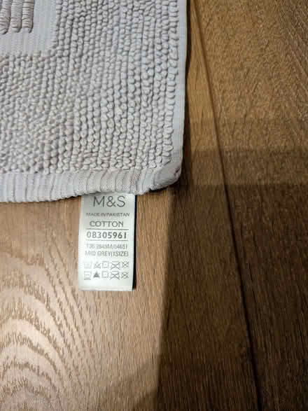 Photo of free Bath mats (Cox Green SL6) #2