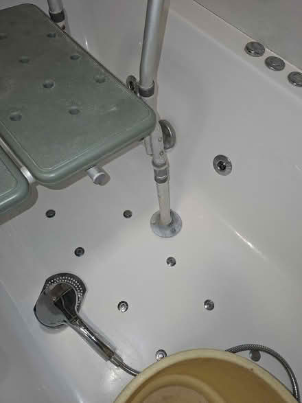 Photo of free Over bath seat. Extra big (Wallington SM6) #1