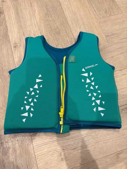 Photo of free Buoyancy jacket age 2-4 (Tring HP23) #1