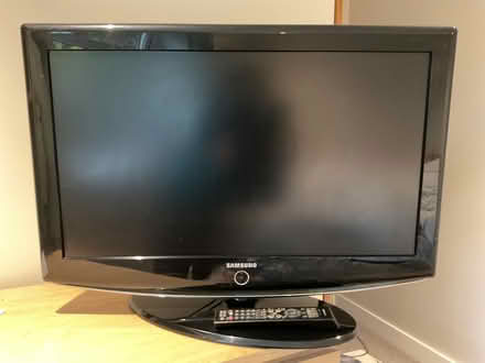 Photo of free Flatscreen TV (Fleetville AL1) #1