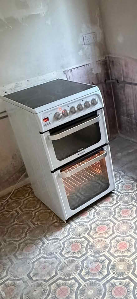 Photo of free Free standing electric oven and hob (Rickham Common TQ8) #1