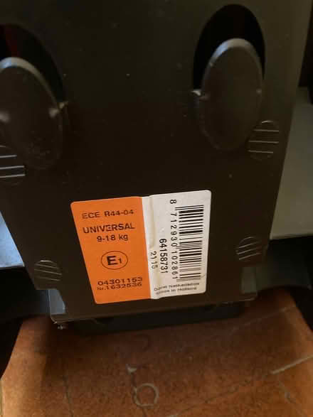 Photo of free Maxi Cosi Childs Car Seat (East Sheen, Richmond) #3