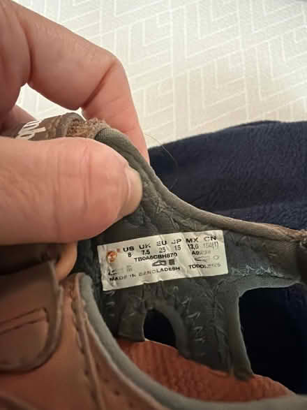 Photo of free Kids sandals size 7.5 (North Dulwich SE24) #2
