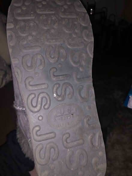 Photo of free Short boots (damaged) (Forest Hill SE23) #2