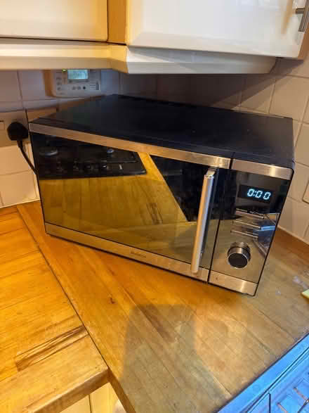 Photo of free Microwave (Cambridge Heath E9) #1