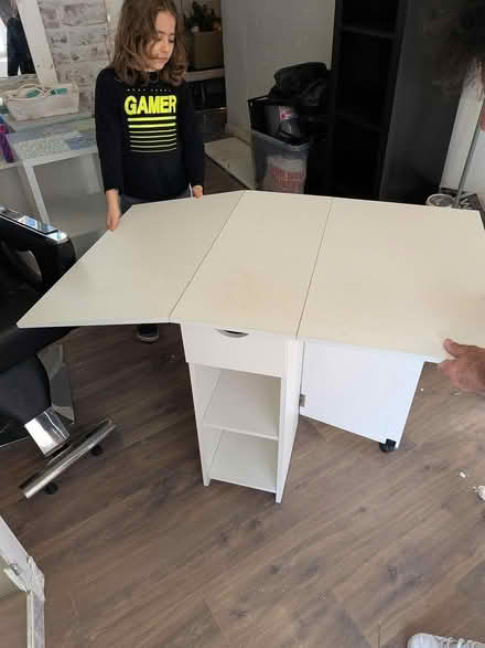 Photo of free Easy table (Bow - Roman Road) #3