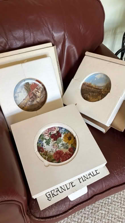 Photo of free Collectible wall plates (RG27 0NT) #1